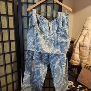 Forever 21 Light Blue-Chain Print Distressed Wide Leg Jeans With Matching Bra